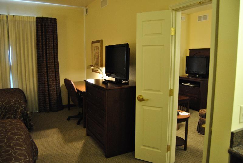 Staybridge Suites Lansing-Okemos, An Ihg Hotel Εξωτερικό φωτογραφία